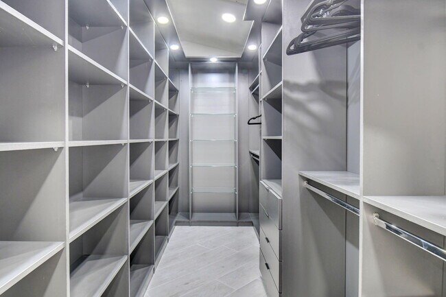 Building Photo - 13302 Doubletree Cir