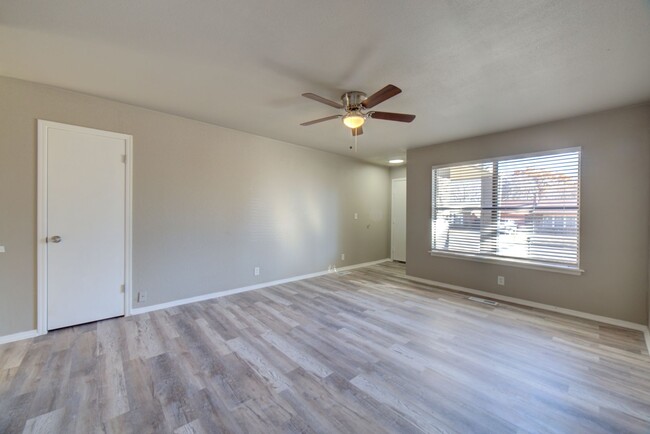 Building Photo - Available Mid January 3 Bedroom East Tulsa...