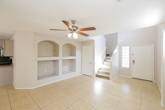 Building Photo - 12933 W Monte Vista Ave