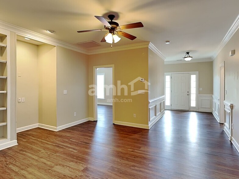 Building Photo - 4307 Sages Ave