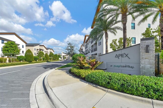 Building Photo - 7865 NW 104th Ave