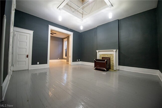 Building Photo - 641 Wheeling Ave