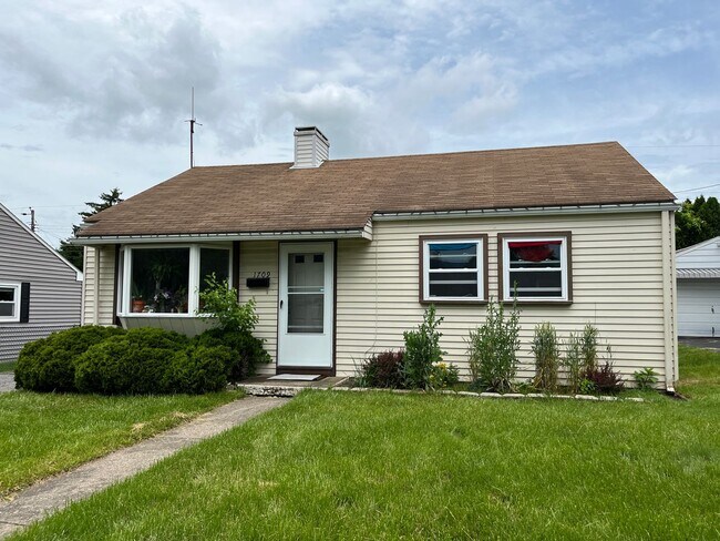 Building Photo - A newly remodeled 2-bedroom, 1-bathroom ranch home with central air and gas heat in a fantastic l...