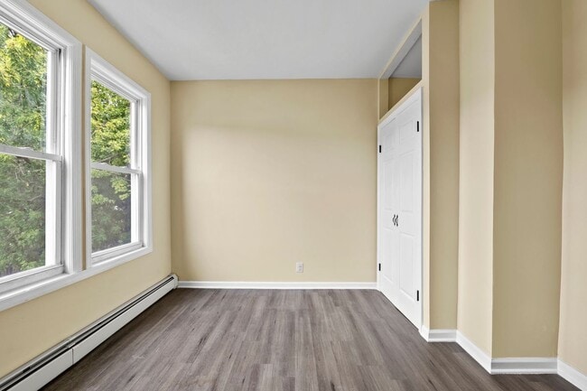 Building Photo - 162-166 Manchester Avenue, 4 Second Floor