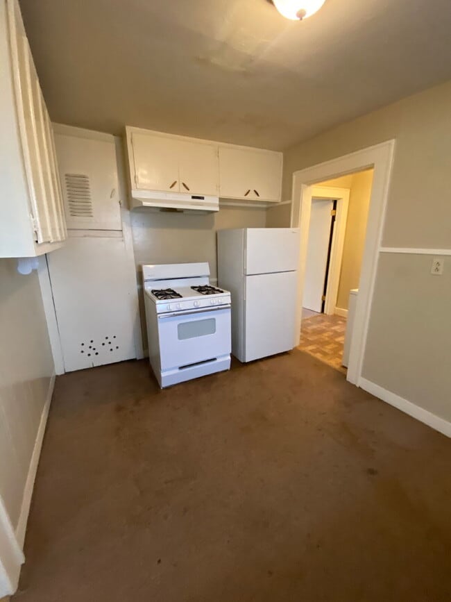 Building Photo - Cute Home Near Stumpy Hamilton Park