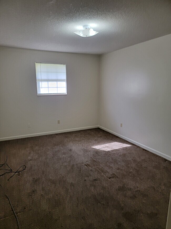 Building Photo - 8493 Shawn Ridge Dr