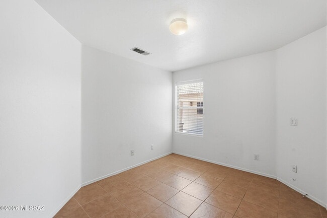 Building Photo - 8435 E Bowline Rd