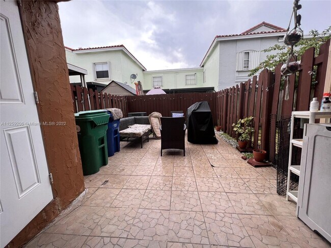 Building Photo - 1187 NW 124th Ave