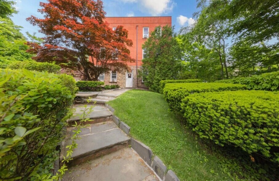 Primary Photo - 253 W 256th St