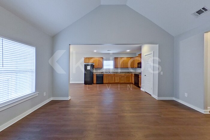 Building Photo - 1389 Old Rd