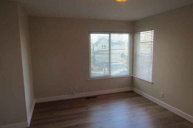 Building Photo - Gorgeous Custom Pleasanton Home in Great Location