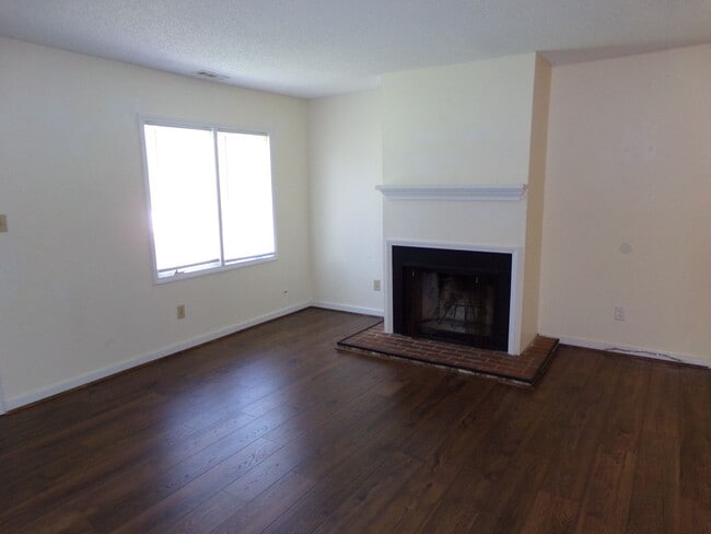 Building Photo - Havelock Home in College Park Subdivision