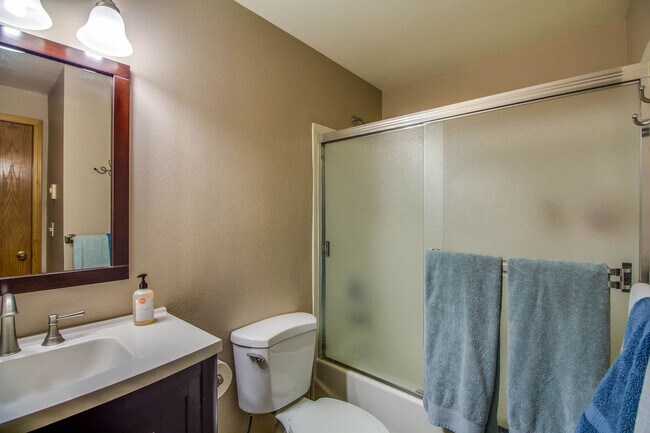 Building Photo - 17184 Island Loop Way