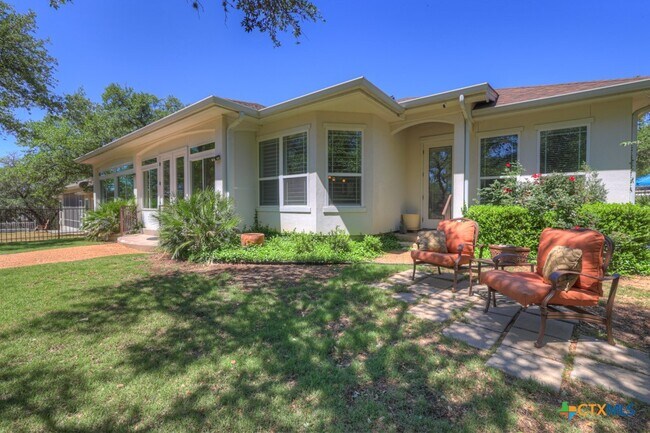 Building Photo - 1164 Fairway Dr