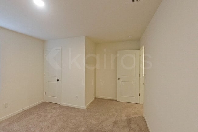 Building Photo - 108 Flat Rock Ml Trl