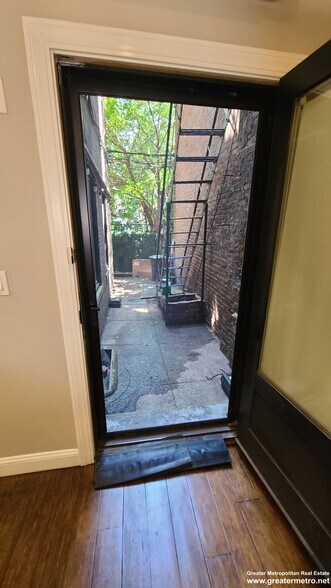 Building Photo - 99 Endicott St