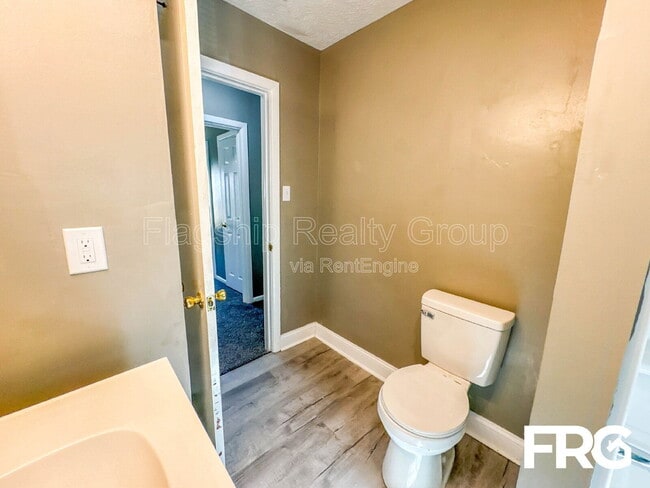 Building Photo - 416 N Kornegay St
