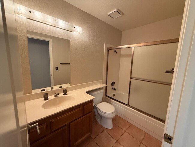 Building Photo - Massive 5-bedroom home in the El Sobrante / Greenbriar Neighborhood