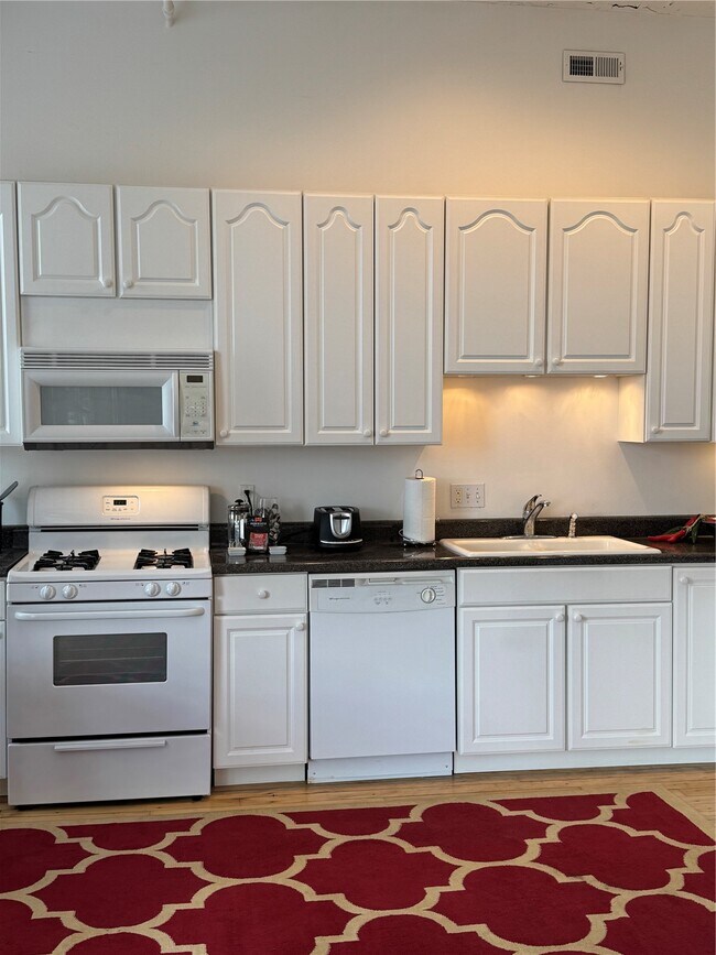 Building Photo - 1709 Washington Ave