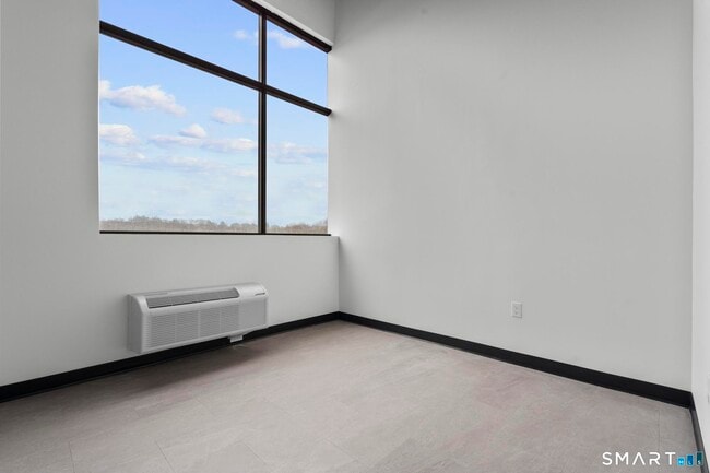 Building Photo - 480 Myrtle St