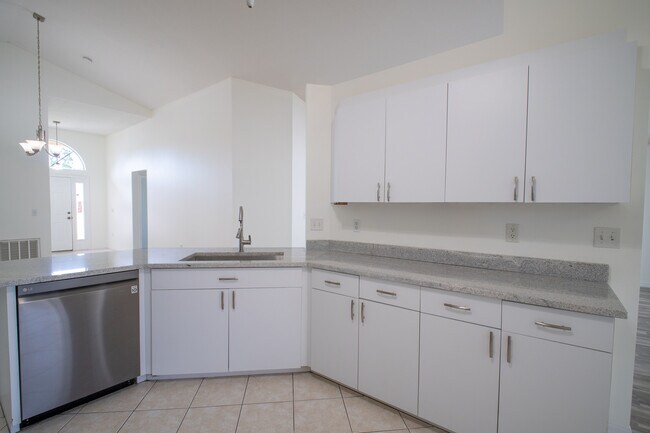 Building Photo - 7239 Rangi Dr