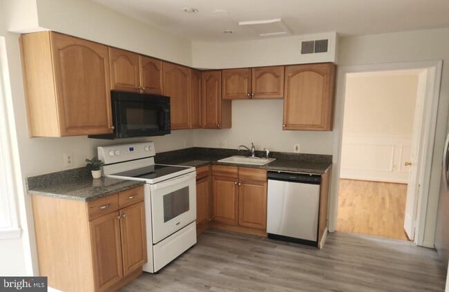 Building Photo - 10323 Snowpine Way
