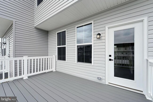 Building Photo - 66 SPYGLASS HILL Dr