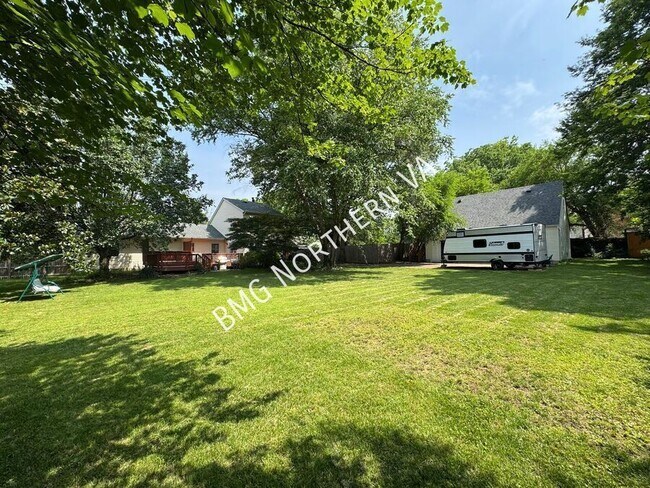 Building Photo - 8903 Tudor Ln
