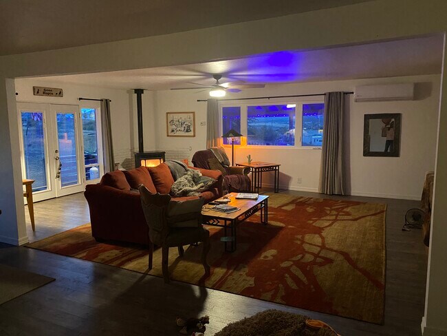 Building Photo - 14150 Lazy River Dr