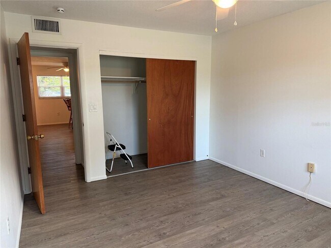 Building Photo - 245 Center Rd