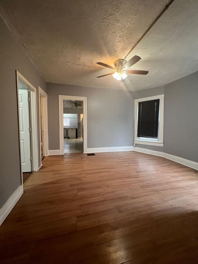 Building Photo - 1563 E 47th St