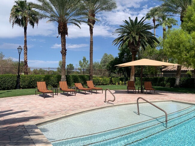 Building Photo - Lovely furnished Green Valley condo in Res...