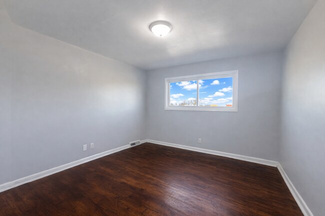 Building Photo - Charming 2BR Home with Rear Deck & Washer/Dryer in Dundalk