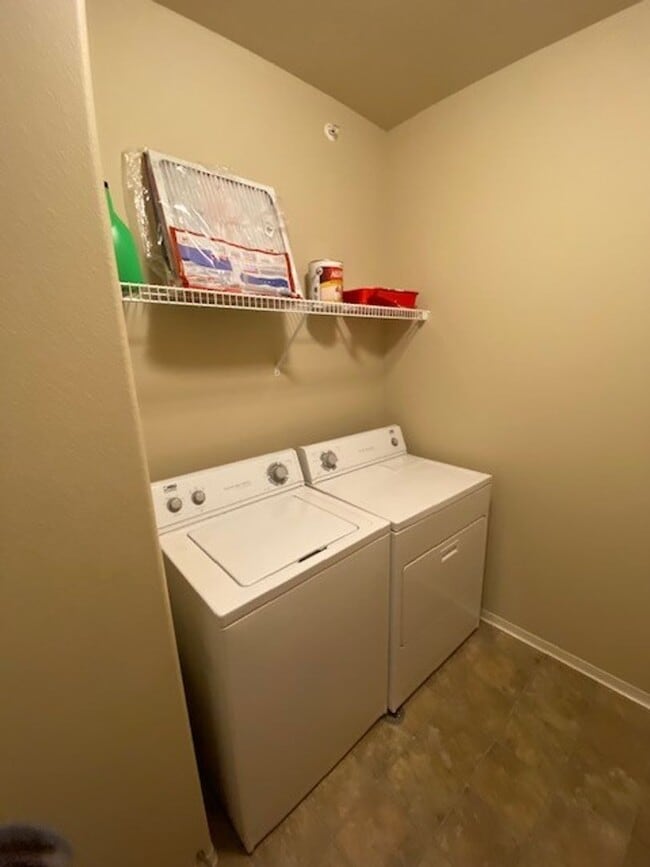 Building Photo - 6740 N Spurwing Loop