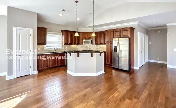 Building Photo - 101 Generals Retreat Pl