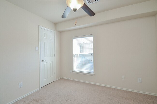 Building Photo - 24542 Folkstone Cir