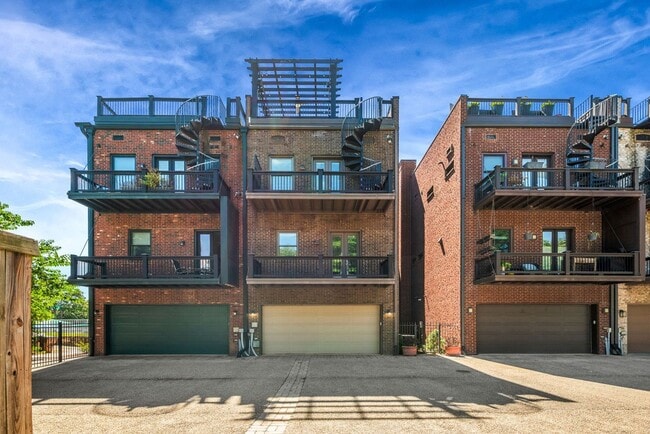 Building Photo - 412 Garfield St