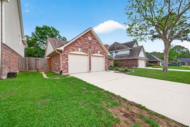 Building Photo - 5814 N Magazine Cir