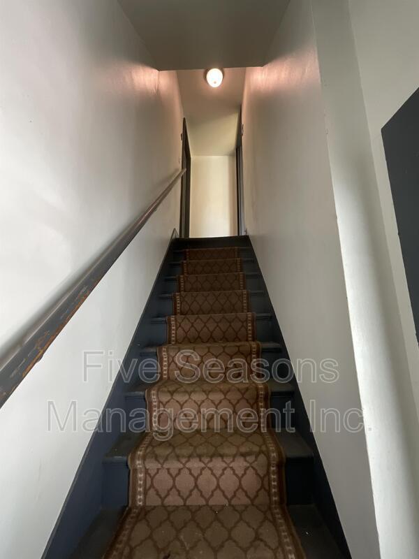 Building Photo - 133 Elmwood Ave