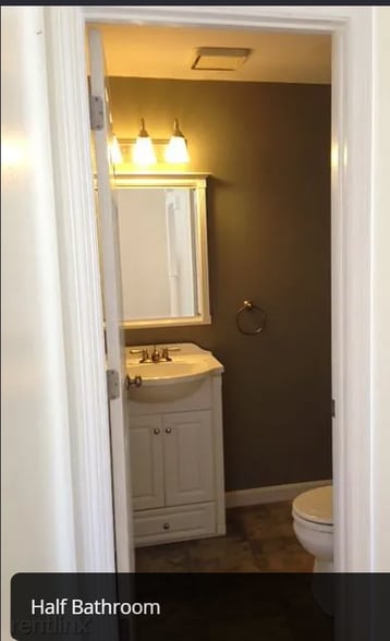 Building Photo - 30 Great Falls Dr