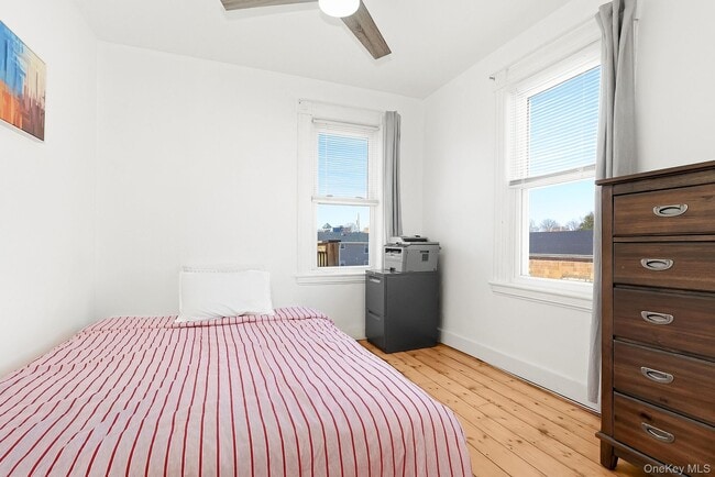 Building Photo - 11 S Cedar St