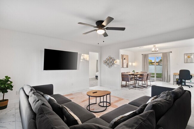 Primary Photo - 3101 N 40th Dr