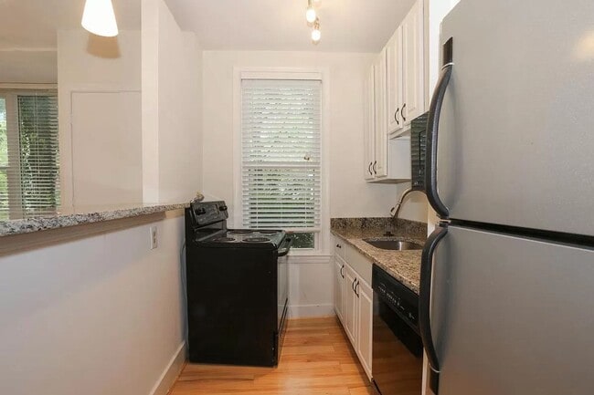 Building Photo - 2153 Newport Pl NW