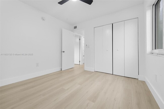 Building Photo - 12101 NE 6th Ave