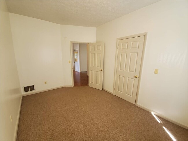 Building Photo - 74 Stewart St