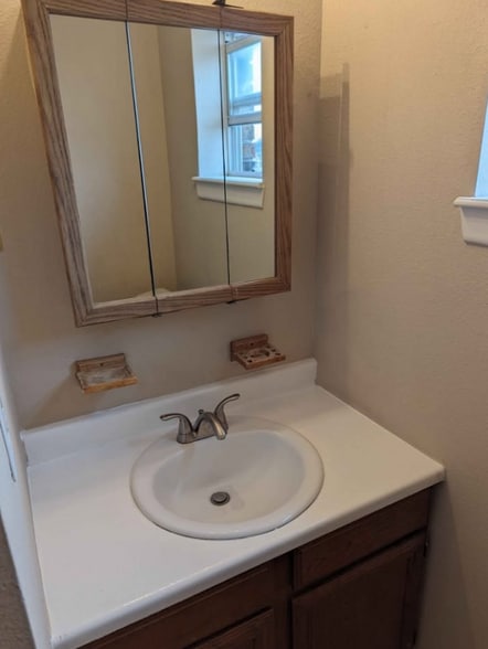 Building Photo - 506 Alpine St