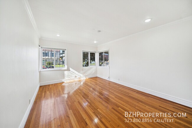 Building Photo - 112 S Detroit St