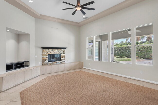 Building Photo - 112 Tesori Dr
