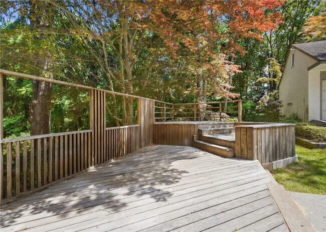 Building Photo - 14 Coralyn Rd
