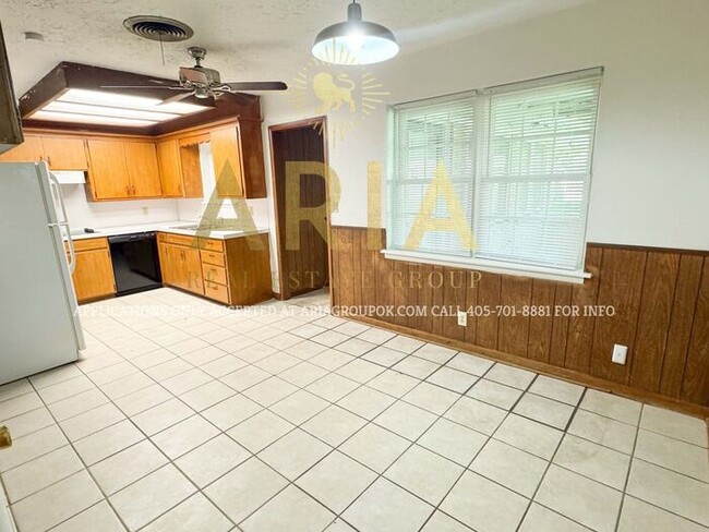 Building Photo - 4 Bed/1.5 Bath Single Family Home Availabl...